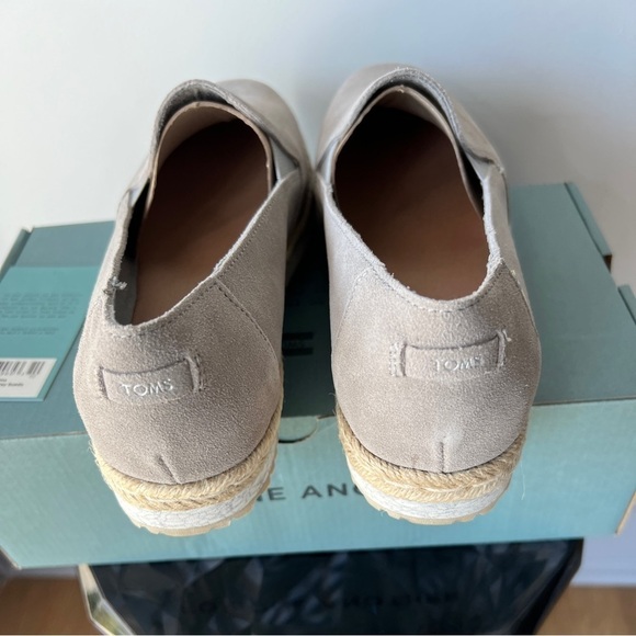 TOMS Palma Drizzle Grey Suede Slip On - Picture 3 of 14